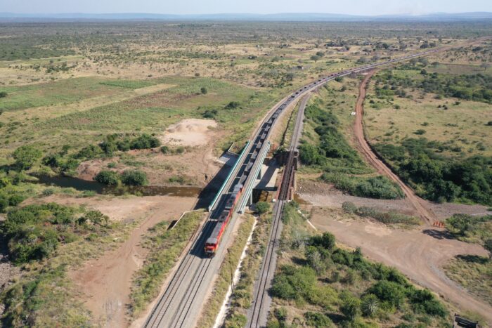 Nova Ponte Ferroviária sobre o rio Secongene ao pk61+900 da Linha de Ressano Garcia